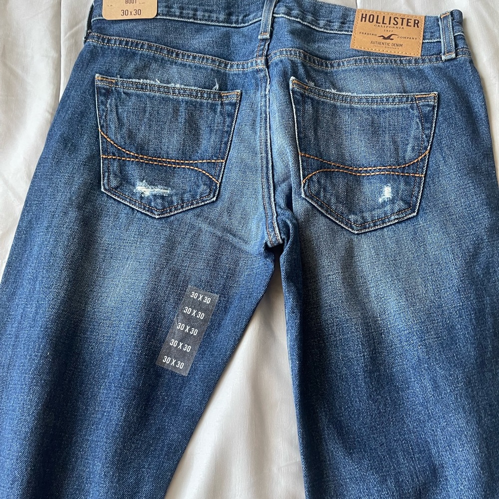 4 pair Brand New Hollister Jeans. Selling 4 pair bundle.
